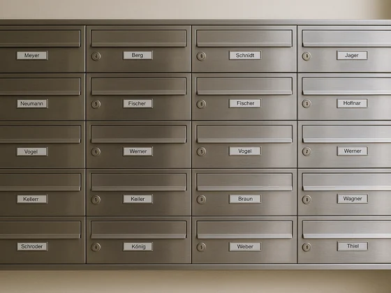 Briefkasten, Namensschild-Prüfung